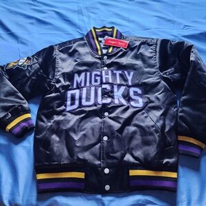 HEADWEAR CLASSICS MEN'S MIGHTY DUCKS CHARLIE CONWAY #96 SATIN JACKET BLACK S